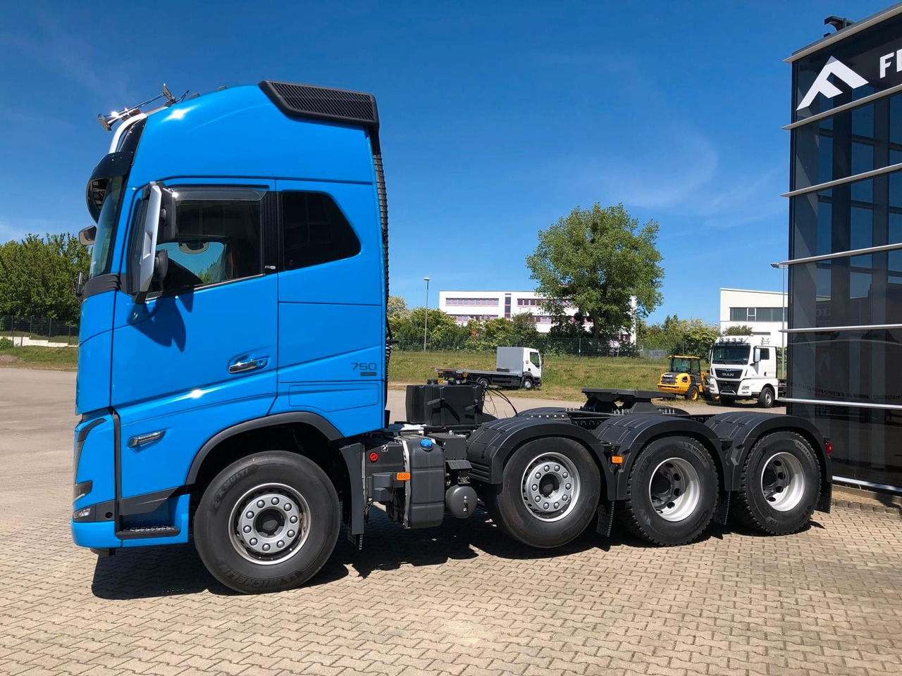 Volvo FH16 750 XL 8x4 Tridem*100T*Kriechgänge*Retarder Volvo FH16 750 XL 8x4 Tridem*100T*Kriechgänge*Retarder - Tracteur routier: photos 2 Volvo FH16 750 XL 8x4 Tridem*100T*Kriechgänge*Retarder Volvo FH16 750 XL 8x4 Tridem*100T*Kriechgänge*Retarder - Tracteur routier: photos 2