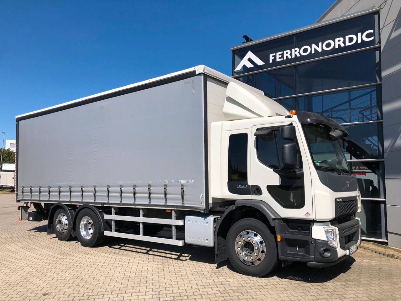 Volvo FE 350 6x2 Lenkachse*ALU*LBW*EDSCHA - Camion à rideaux coulissants: photos 1 Volvo FE 350 6x2 Lenkachse*ALU*LBW*EDSCHA - Camion à rideaux coulissants: photos 1