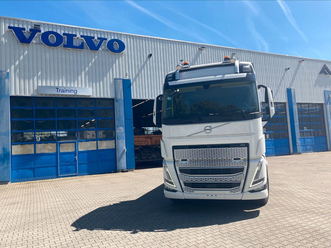 Volvo FH 6x2 R NLA Luftfederung - Camion plateau, Camion grue: photos 2 Volvo FH 6x2 R NLA Luftfederung - Camion plateau, Camion grue: photos 2