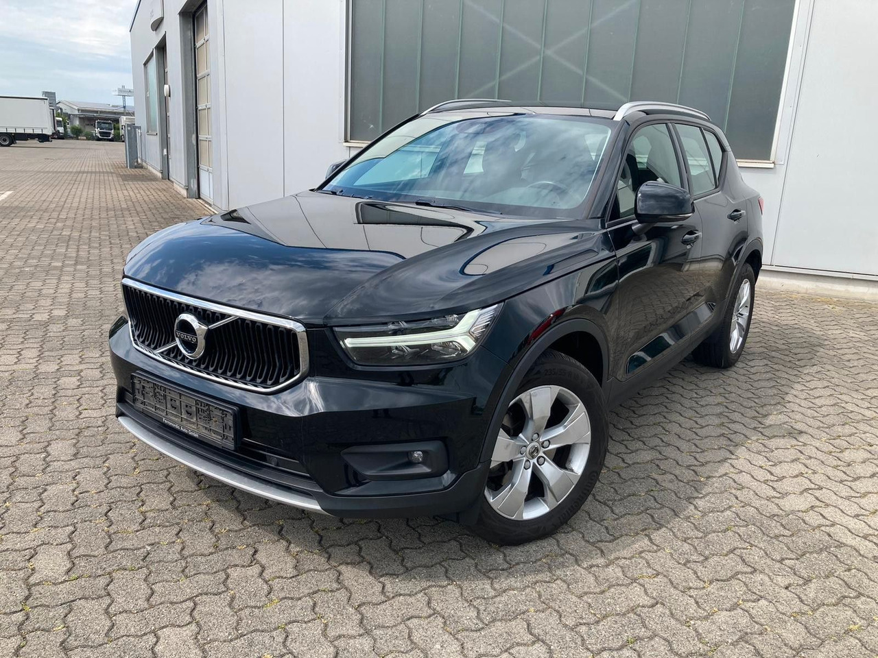 Volvo XC 40 D3 Momentum Pro AWD - SUV: photos 1 Volvo XC 40 D3 Momentum Pro AWD - SUV: photos 1