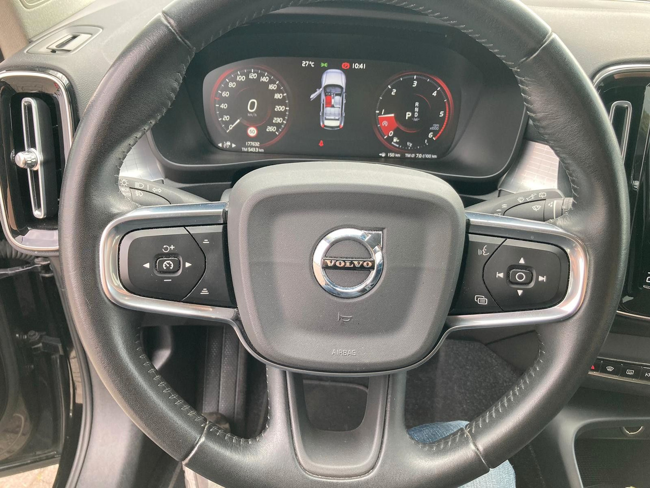 Volvo XC 40 D3 Momentum Pro AWD - SUV: photos 5 Volvo XC 40 D3 Momentum Pro AWD - SUV: photos 5