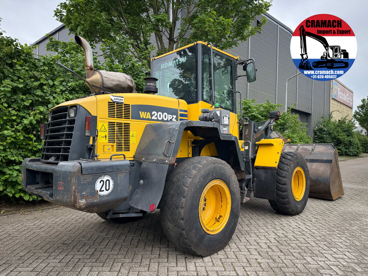 KOMATSU WA200PZ-6 - Chargeuse sur pneus: photos 4 KOMATSU WA200PZ-6 - Chargeuse sur pneus: photos 4