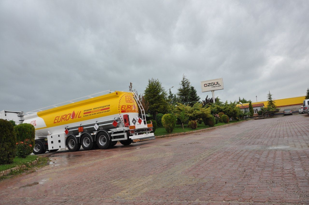 Özgül FUEL TANKER SEMI TRAILER - Semi-remorque citerne: photos 4 Özgül FUEL TANKER SEMI TRAILER - Semi-remorque citerne: photos 4