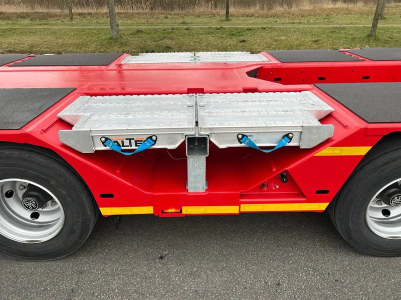 Semi-remorque surbaissé neuf Goldhofer STN-L 4 (245) A RM2 Stepstar: photos 11 Semi-remorque surbaissé neuf Goldhofer STN-L 4 (245) A RM2 Stepstar: photos 11