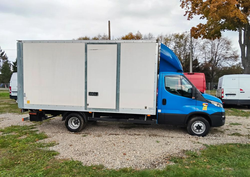 Iveco Daily 70C18 - Camion fourgon: photos 4 Iveco Daily 70C18 - Camion fourgon: photos 4