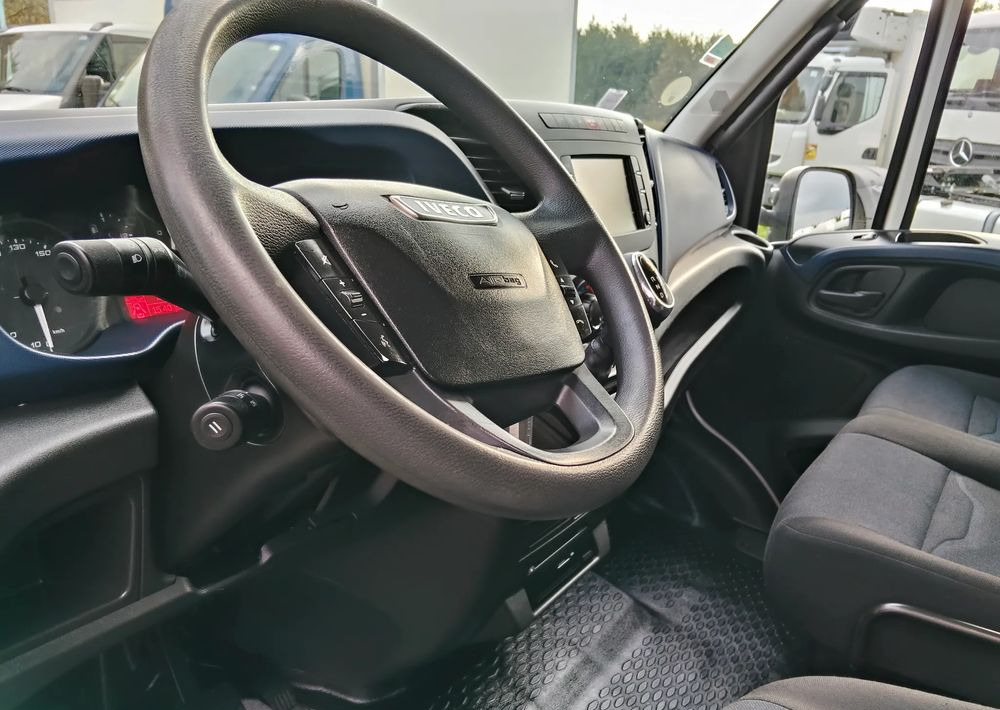 Camion fourgon Iveco Daily: photos 28 Camion fourgon Iveco Daily: photos 28