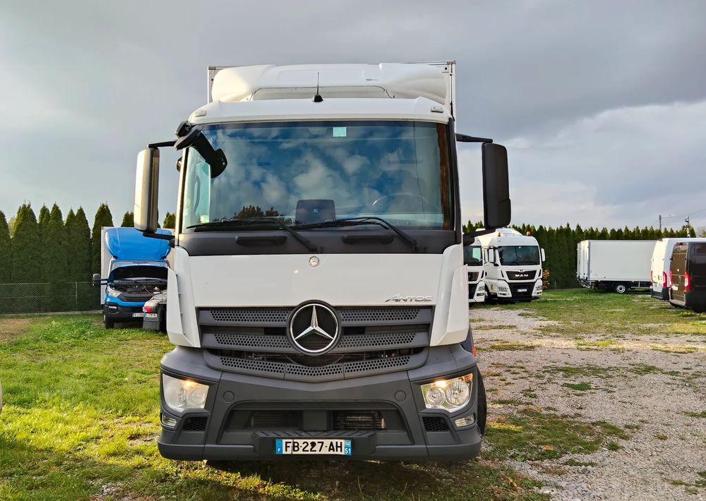 Mercedes-Benz Antos - Camion frigorifique: photos 3 Mercedes-Benz Antos - Camion frigorifique: photos 3