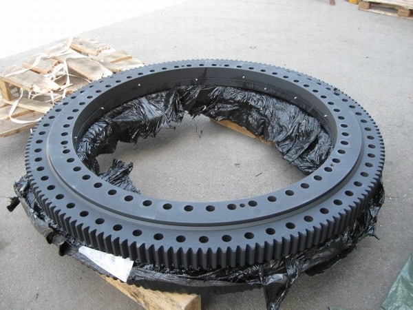 Drehkranz Demag HC 40 - Couronne d'orientation pour Engins de chantier: photos 1 Drehkranz Demag HC 40 - Couronne d'orientation pour Engins de chantier: photos 1