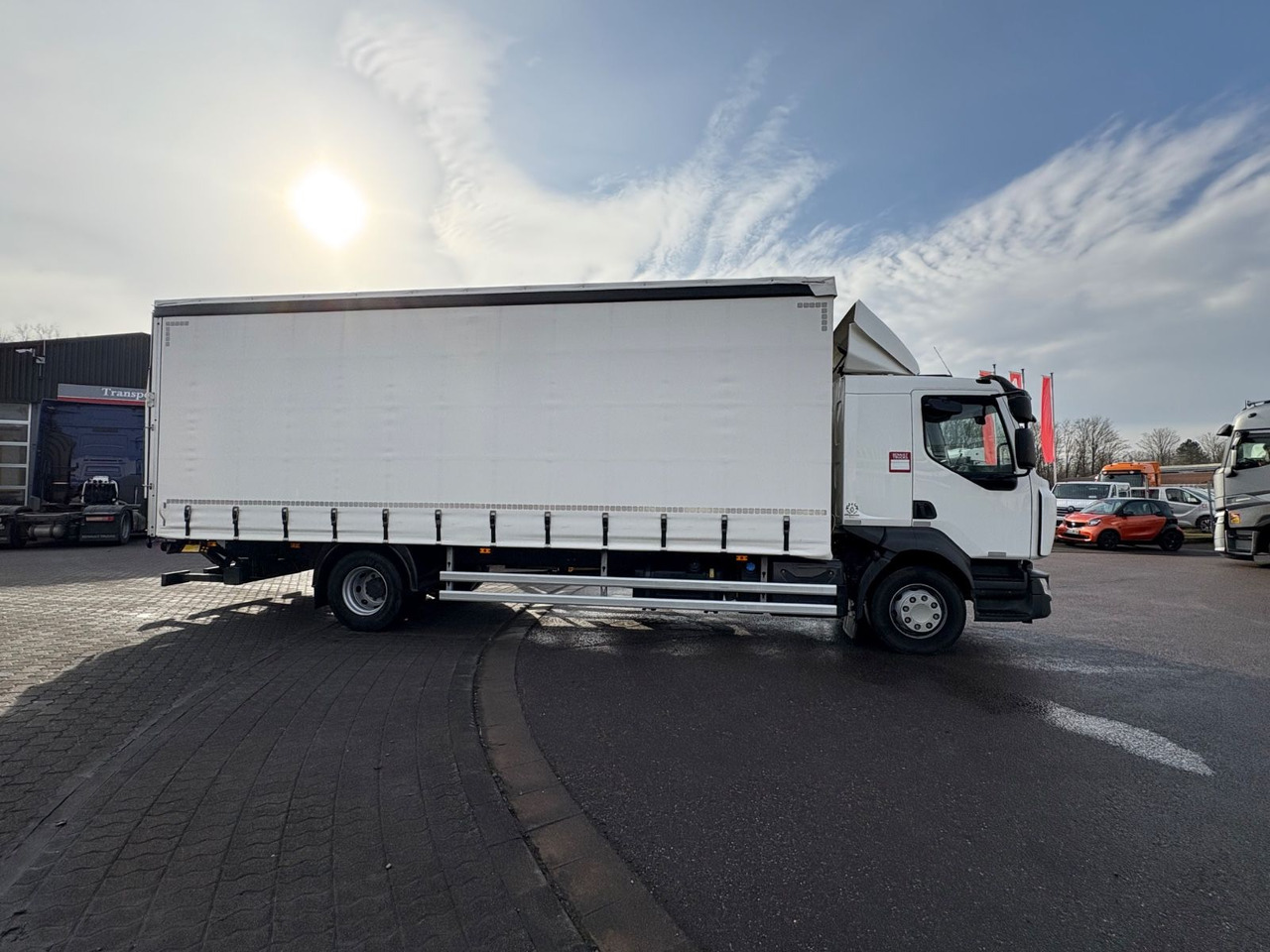 Renault D 16.280 Curtainsider - Camion à rideaux coulissants: photos 4 Renault D 16.280 Curtainsider - Camion à rideaux coulissants: photos 4