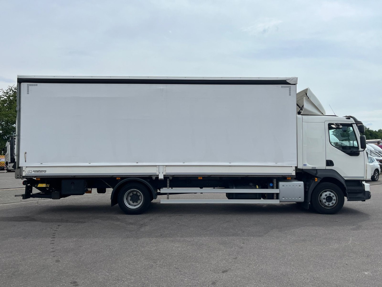 Volvo FL 14.245 Junghanns Schiebeplane LBW - Camion à rideaux coulissants: photos 4 Volvo FL 14.245 Junghanns Schiebeplane LBW - Camion à rideaux coulissants: photos 4