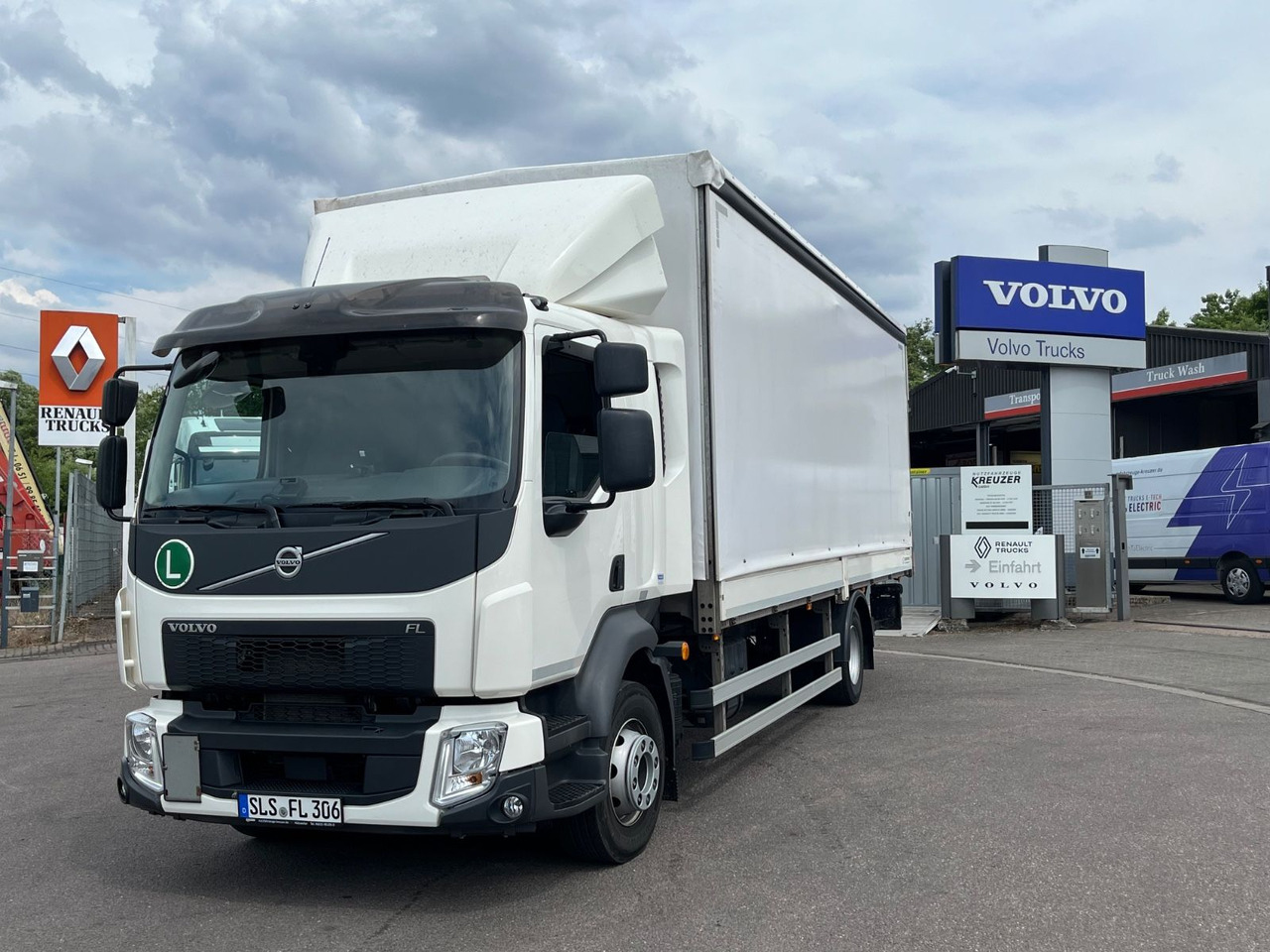 Volvo FL 14.245 Junghanns Schiebeplane LBW - Camion à rideaux coulissants: photos 1 Volvo FL 14.245 Junghanns Schiebeplane LBW - Camion à rideaux coulissants: photos 1