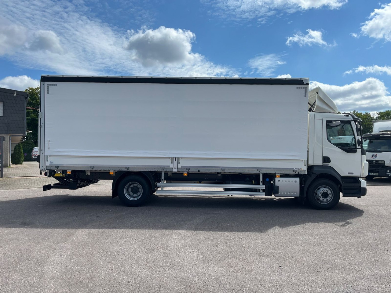 Volvo FL16.280 Junge Schiebeplane - Camion à rideaux coulissants: photos 4 Volvo FL16.280 Junge Schiebeplane - Camion à rideaux coulissants: photos 4