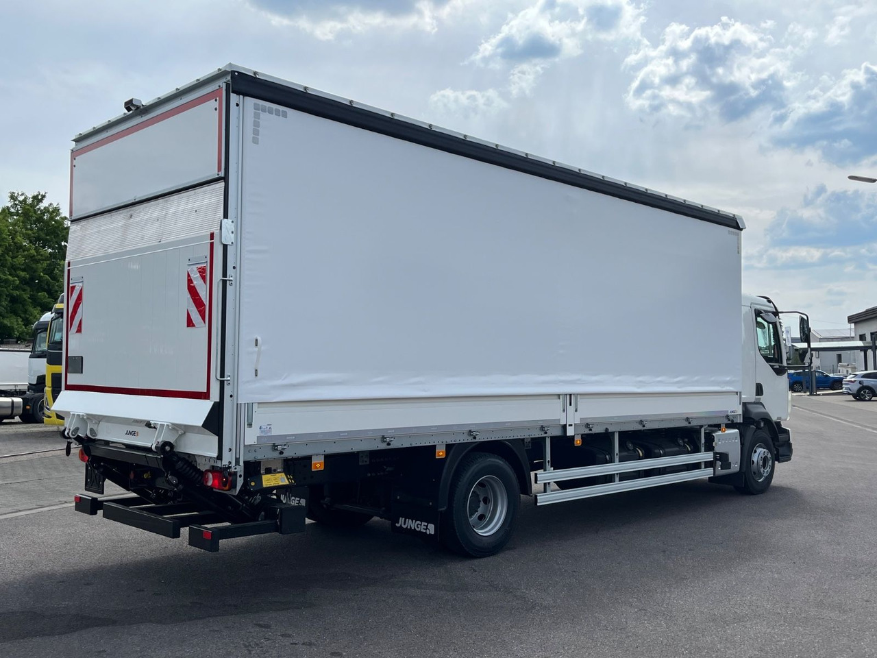 Volvo FL16.280 Junge Schiebeplane - Camion à rideaux coulissants: photos 5 Volvo FL16.280 Junge Schiebeplane - Camion à rideaux coulissants: photos 5