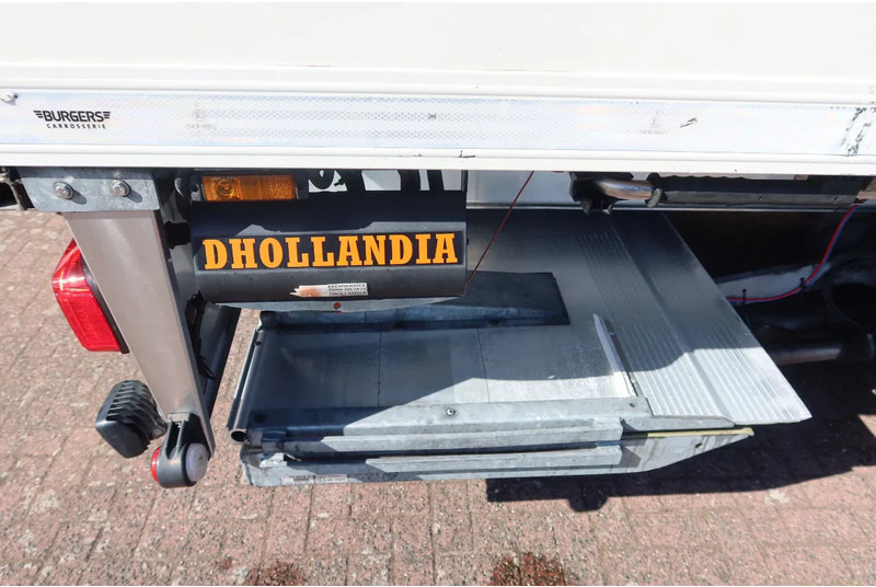 DAF CF 300 Koel/Vries Carrier iceland + Dhollandia 2500KG klep trenn wand - Camion frigorifique: photos 4 DAF CF 300 Koel/Vries Carrier iceland + Dhollandia 2500KG klep trenn wand - Camion frigorifique: photos 4
