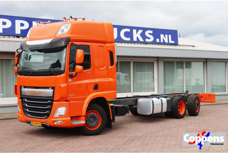 DAF CF 450 Chassis Cabine Slaap Cabine 2x Bed - Châssis cabine: photos 1 DAF CF 450 Chassis Cabine Slaap Cabine 2x Bed - Châssis cabine: photos 1