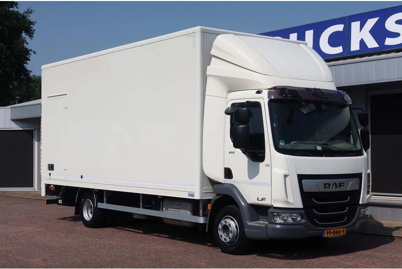 DAF LF 210 Bakwagen + Dhollandia klep 1500 kg - Camion fourgon: photos 2 DAF LF 210 Bakwagen + Dhollandia klep 1500 kg - Camion fourgon: photos 2