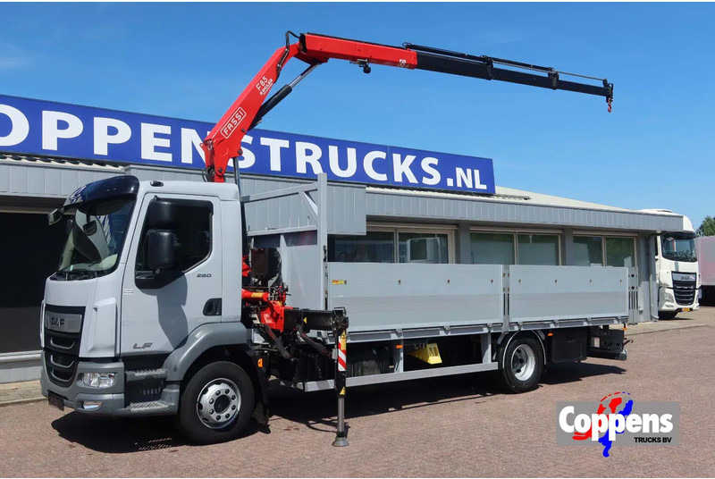 DAF LF 260 FA Openwagen + Kraan Fassi F85 B023+ Radio controle - Camion plateau: photos 1 DAF LF 260 FA Openwagen + Kraan Fassi F85 B023+ Radio controle - Camion plateau: photos 1