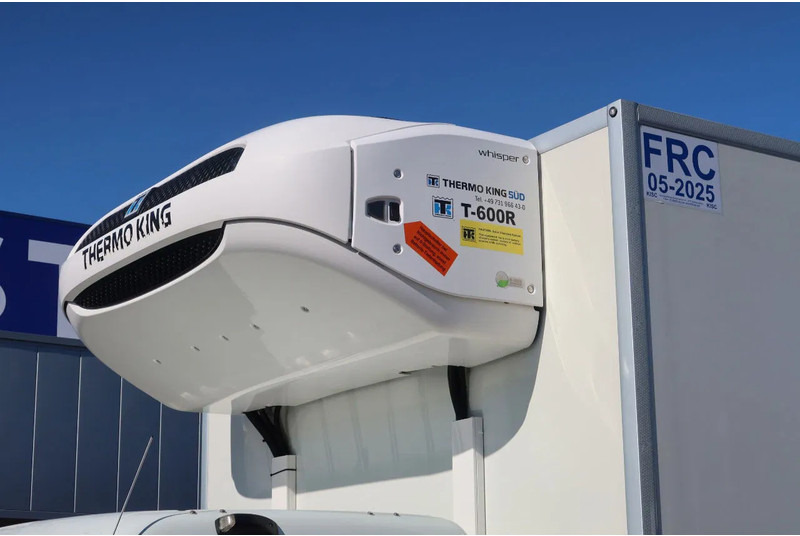 FUSO Canter Thermoking T 600R Koel/Vries + Laadklep - Camion frigorifique: photos 5 FUSO Canter Thermoking T 600R Koel/Vries + Laadklep - Camion frigorifique: photos 5