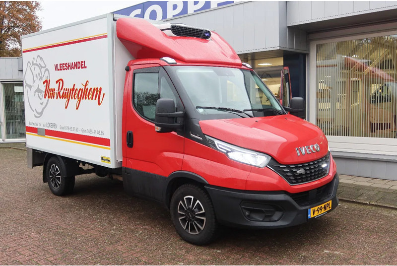 Iveco 35S 180 35 S 180 Hi-Matic - Véhicule utilitaire frigorifique: photos 2 Iveco 35S 180 35 S 180 Hi-Matic - Véhicule utilitaire frigorifique: photos 2