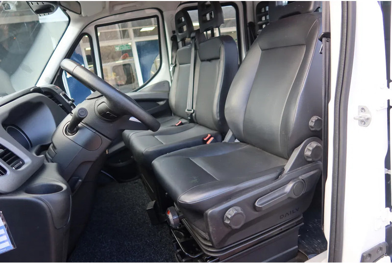 Iveco Daily 35C16 HI Matic Dubbele cabine open 7 persoons uitvoering. Dubbel lucht achter as. 3.0 L motor - Fourgon plateau, Utilitaire double cabine: photos 4 Iveco Daily 35C16 HI Matic Dubbele cabine open 7 persoons uitvoering. Dubbel lucht achter as. 3.0 L motor - Fourgon plateau, Utilitaire double cabine: photos 4