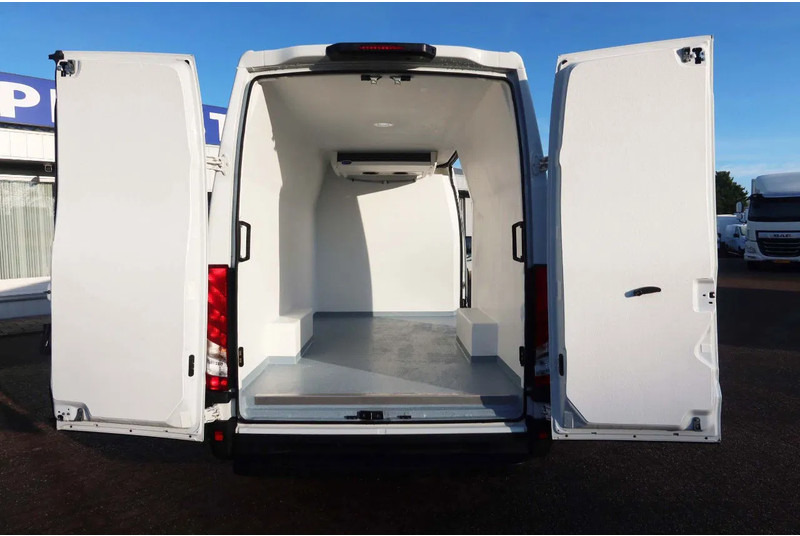 Iveco Daily 35S16 Koel/Vries L2/H2 Carrier Xarios 350 Koel/Vries/Verwarmen + nachtaansluiting 220 volt - Véhicule utilitaire frigorifique: photos 4 Iveco Daily 35S16 Koel/Vries L2/H2 Carrier Xarios 350 Koel/Vries/Verwarmen + nachtaansluiting 220 volt - Véhicule utilitaire frigorifique: photos 4