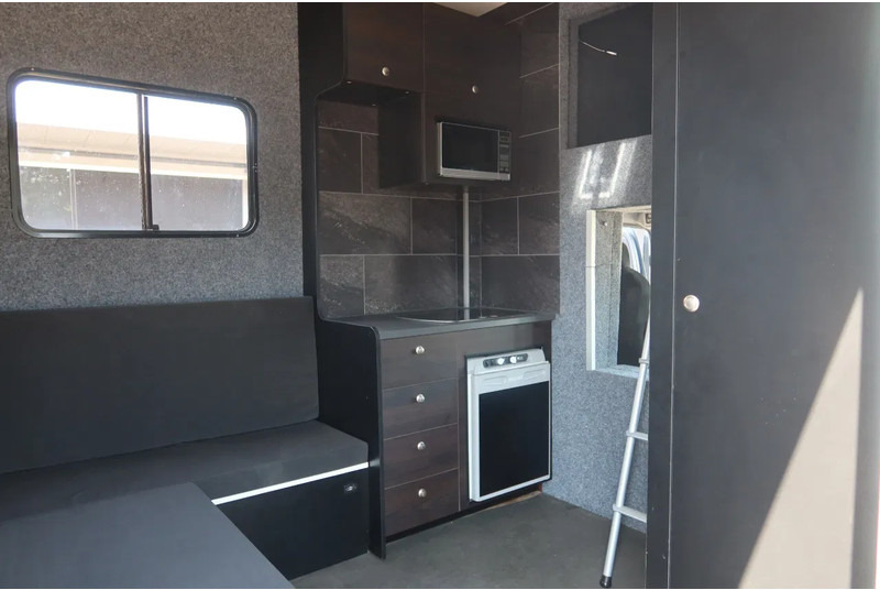Mercedes-Benz Atego 816 L 3 Paarden/4 Ponies Nieuwe APK + nieuwe accu. - Camion chevaux: photos 4 Mercedes-Benz Atego 816 L 3 Paarden/4 Ponies Nieuwe APK + nieuwe accu. - Camion chevaux: photos 4