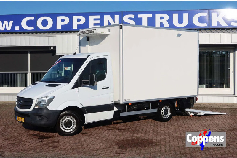 Mercedes-Benz Sprinter 316 CDI Carrier Koel/Vries Bak+Klep. Dag en nacht aansluiting - Véhicule utilitaire frigorifique: photos 1 Mercedes-Benz Sprinter 316 CDI Carrier Koel/Vries Bak+Klep. Dag en nacht aansluiting - Véhicule utilitaire frigorifique: photos 1
