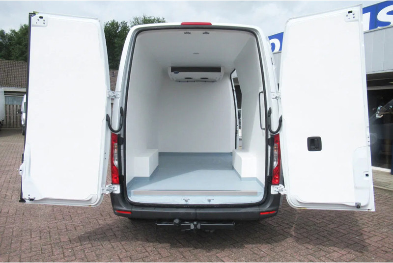 Mercedes-Benz Sprinter 317 CDI Koel / Vries/ verwarmen Carrier Xarios 350 + 220 volt nacht stekkerL2/H2 - Véhicule utilitaire frigorifique: photos 3 Mercedes-Benz Sprinter 317 CDI Koel / Vries/ verwarmen Carrier Xarios 350 + 220 volt nacht stekkerL2/H2 - Véhicule utilitaire frigorifique: photos 3