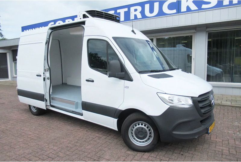 Mercedes-Benz Sprinter 317 CDI Koel / Vries/ verwarmen Carrier Xarios 350 + 220 volt nacht stekkerL2/H2 - Véhicule utilitaire frigorifique: photos 2 Mercedes-Benz Sprinter 317 CDI Koel / Vries/ verwarmen Carrier Xarios 350 + 220 volt nacht stekkerL2/H2 - Véhicule utilitaire frigorifique: photos 2