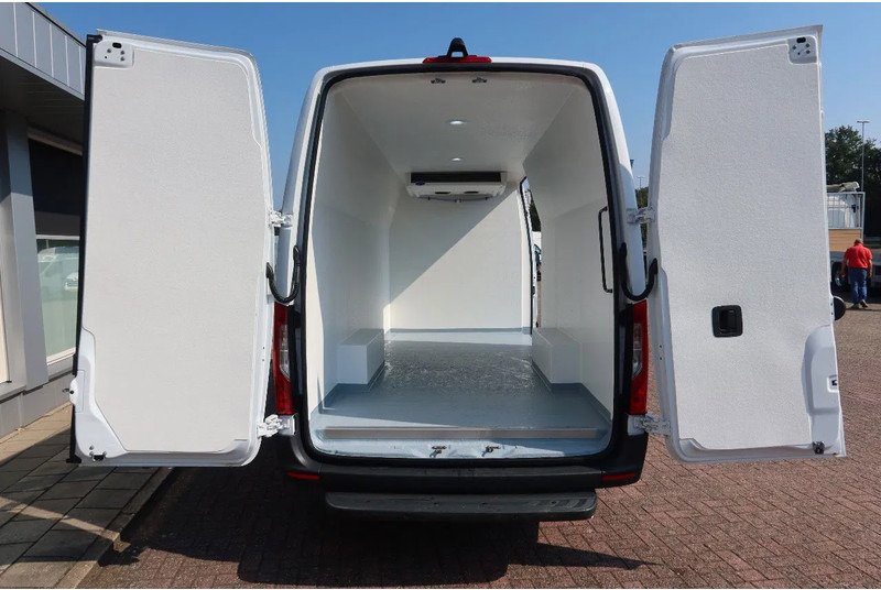 Mercedes-Benz Sprinter 317 Koel/Vries/Verwarmen met nachtaansluiting 220 volt. AUTOMAAT! - Véhicule utilitaire frigorifique: photos 4 Mercedes-Benz Sprinter 317 Koel/Vries/Verwarmen met nachtaansluiting 220 volt. AUTOMAAT! - Véhicule utilitaire frigorifique: photos 4