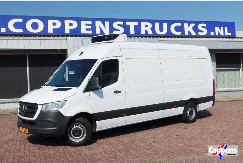 Mercedes-Benz Sprinter 317 Koel/Vries/Verwarmen met nachtaansluiting 220 volt. AUTOMAAT! - Véhicule utilitaire frigorifique: photos 1 Mercedes-Benz Sprinter 317 Koel/Vries/Verwarmen met nachtaansluiting 220 volt. AUTOMAAT! - Véhicule utilitaire frigorifique: photos 1