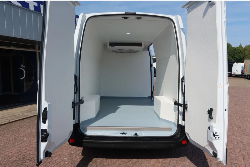 Renault Master Koel/Vries/Verwarmen Met nachtaansluiting 220 Volt Carrier Xarios 350 BPM vrij - Véhicule utilitaire frigorifique: photos 4 Renault Master Koel/Vries/Verwarmen Met nachtaansluiting 220 Volt Carrier Xarios 350 BPM vrij - Véhicule utilitaire frigorifique: photos 4