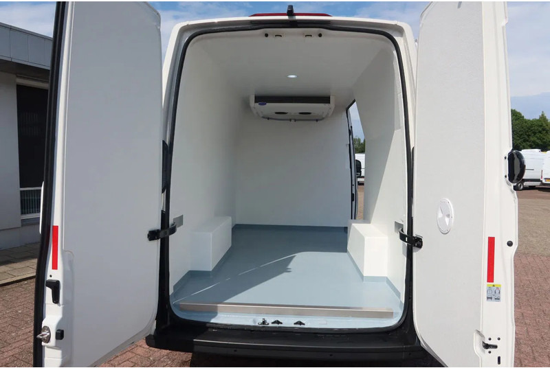 Volkswagen Crafter 177 PK Koel/ Vries/ Verwarmen Carrier xarios 350 met nachtaansluiting BPM vrij. - Véhicule utilitaire frigorifique: photos 4 Volkswagen Crafter 177 PK Koel/ Vries/ Verwarmen Carrier xarios 350 met nachtaansluiting BPM vrij. - Véhicule utilitaire frigorifique: photos 4