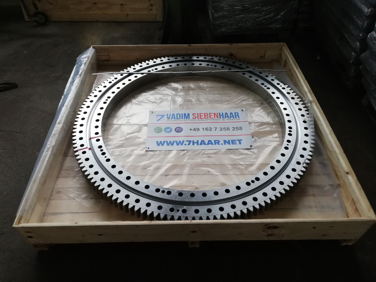 Terex Demag AC 535, AC 180, AC 200 64258040 - Couronne d'orientation pour Grue mobile: photos 1 Terex Demag AC 535, AC 180, AC 200 64258040 - Couronne d'orientation pour Grue mobile: photos 1