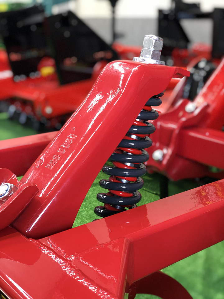 SOIL MASTER _BEST SERIES SPRING LOADED CULTIVATOR - Bineuse: photos 3 SOIL MASTER _BEST SERIES SPRING LOADED CULTIVATOR - Bineuse: photos 3