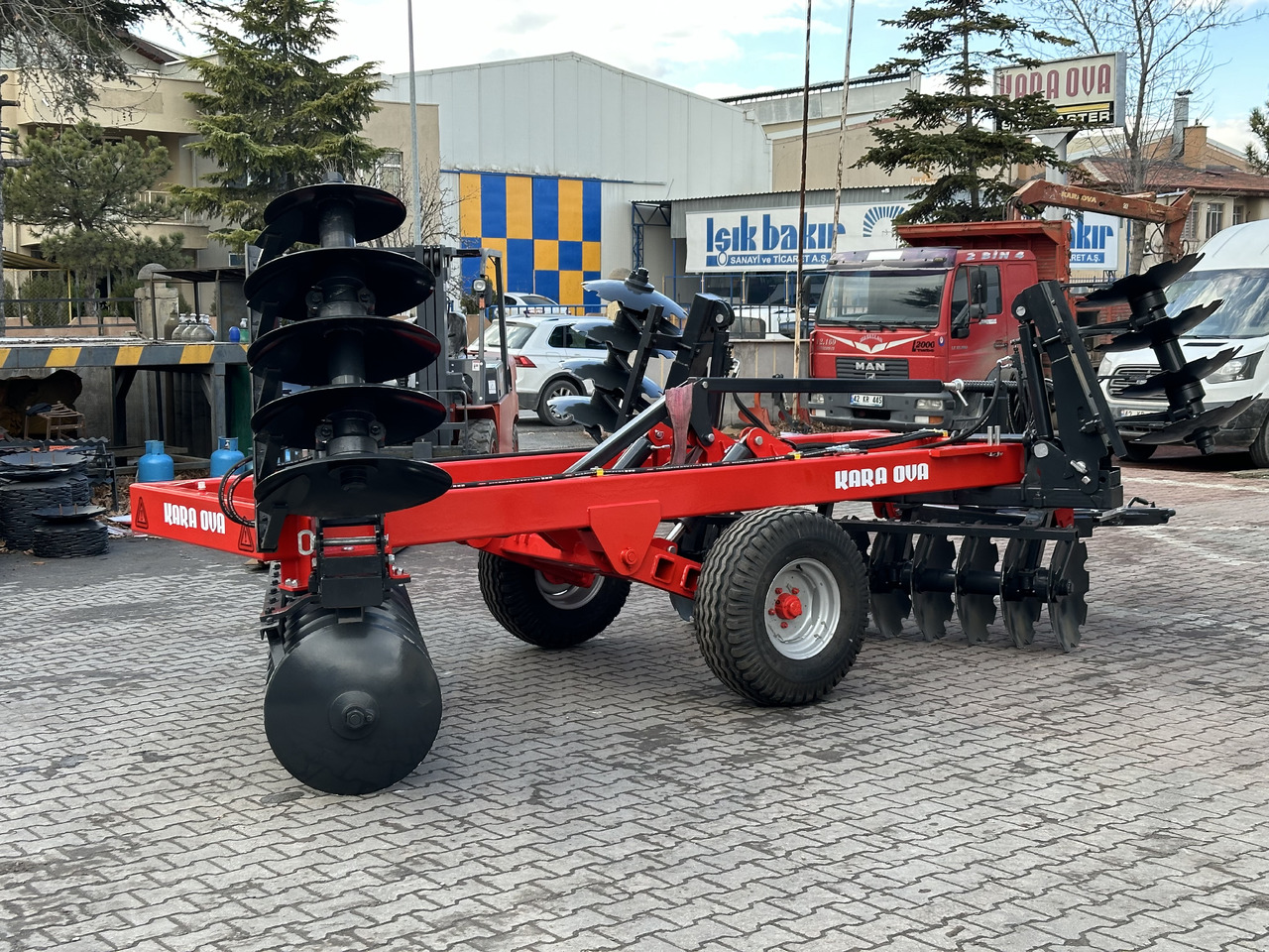 SOIL MASTER FOLDABLE TYPE GOBLE DISC HARROW - Cover crop: photos 3 SOIL MASTER FOLDABLE TYPE GOBLE DISC HARROW - Cover crop: photos 3