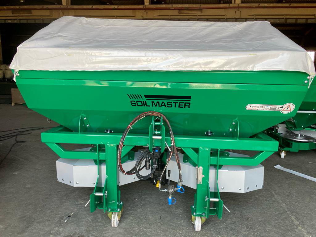 SOIL MASTER _MOUNTED TYPE FERTILIZER SPREADER - Distributeur d'engrais: photos 1 SOIL MASTER _MOUNTED TYPE FERTILIZER SPREADER - Distributeur d'engrais: photos 1