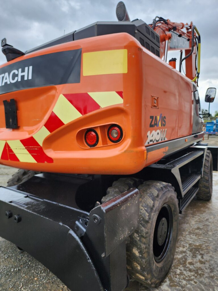 HITACHI ZX140W-6 - Pelle sur pneus: photos 3 HITACHI ZX140W-6 - Pelle sur pneus: photos 3