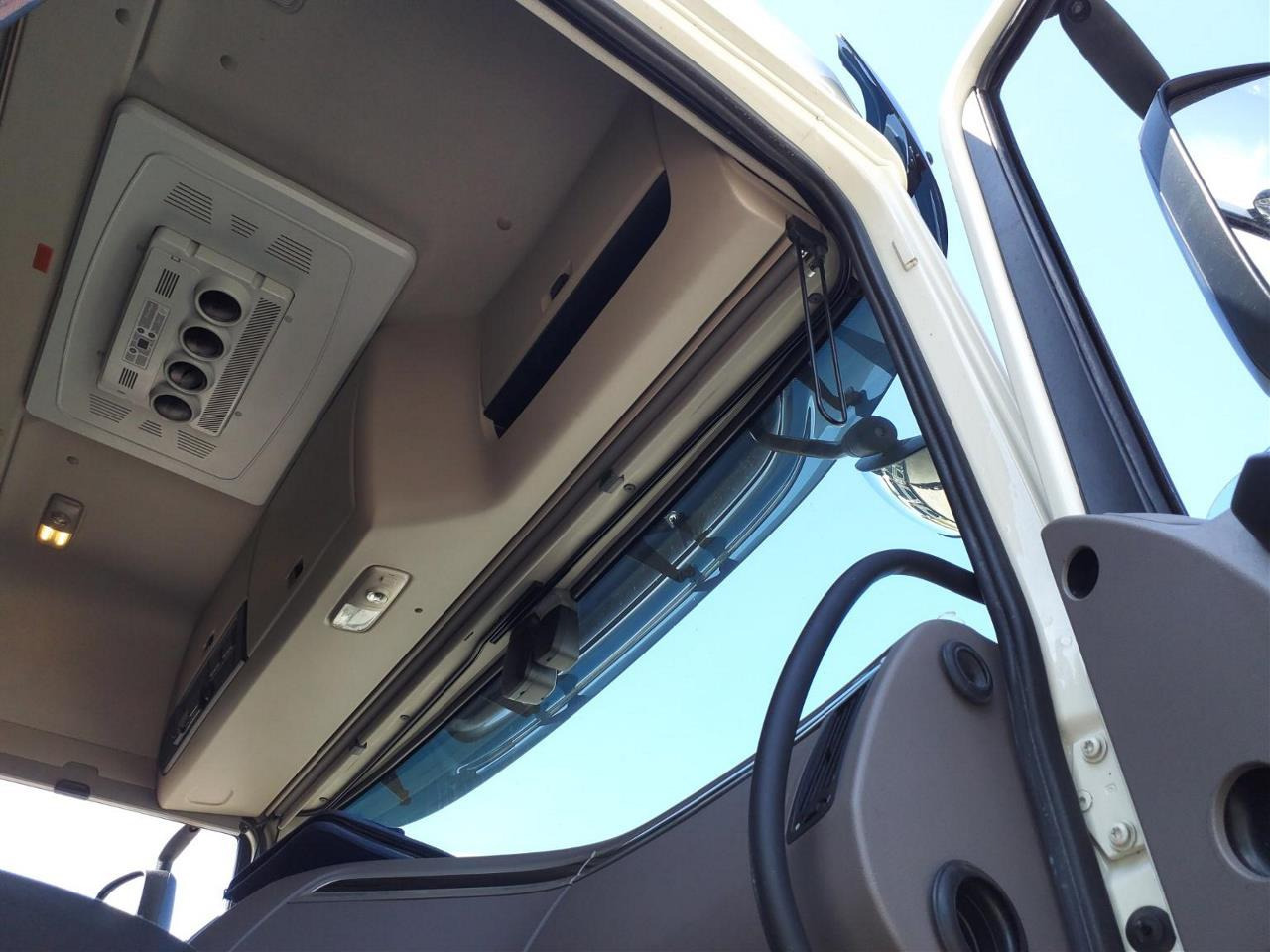 DAF XF480 - Tracteur routier: photos 5 DAF XF480 - Tracteur routier: photos 5