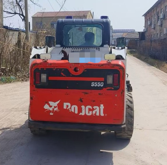 BOBCAT S550 - Mini chargeuse: photos 4 BOBCAT S550 - Mini chargeuse: photos 4