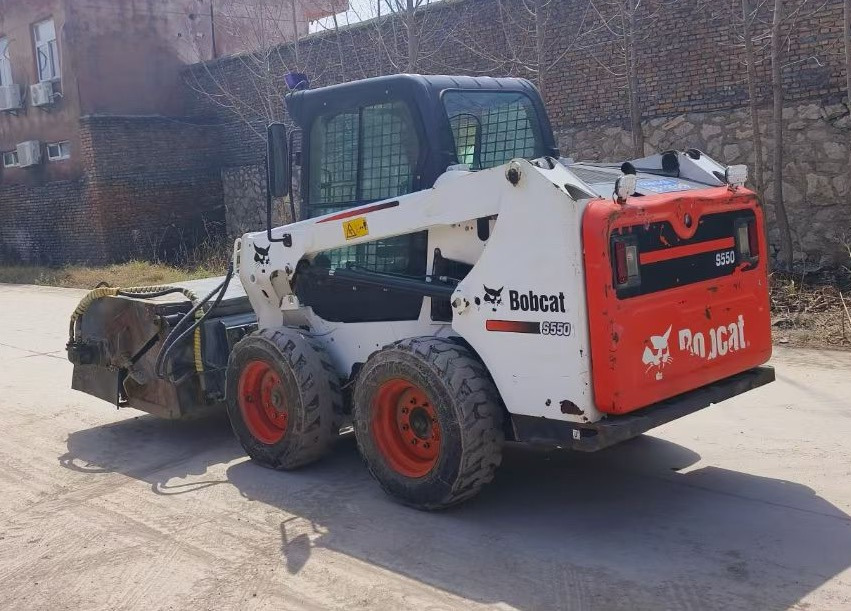 BOBCAT S550 - Mini chargeuse: photos 1 BOBCAT S550 - Mini chargeuse: photos 1