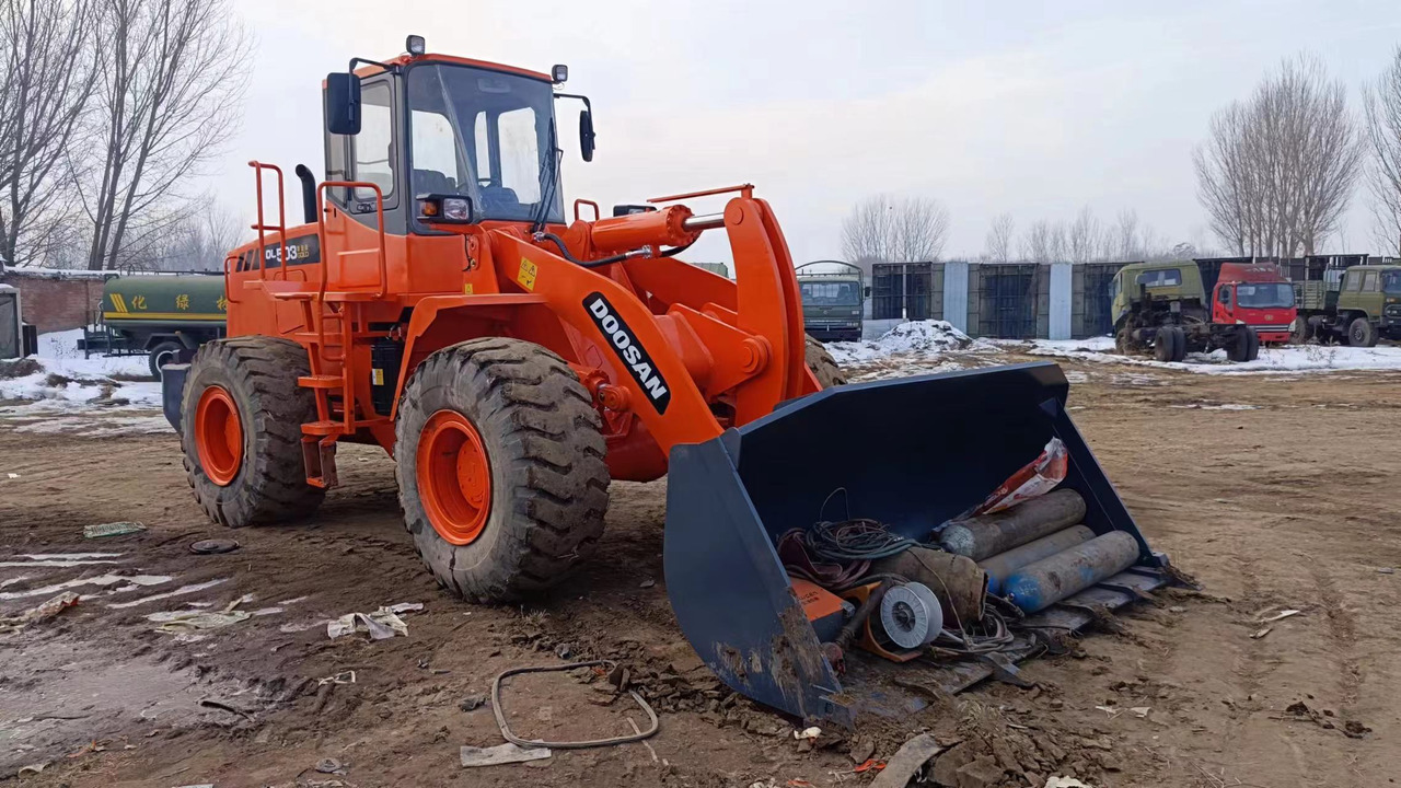DOOSAN DL503 WHEEL LOADER - Chargeuse sur pneus: photos 3 DOOSAN DL503 WHEEL LOADER - Chargeuse sur pneus: photos 3