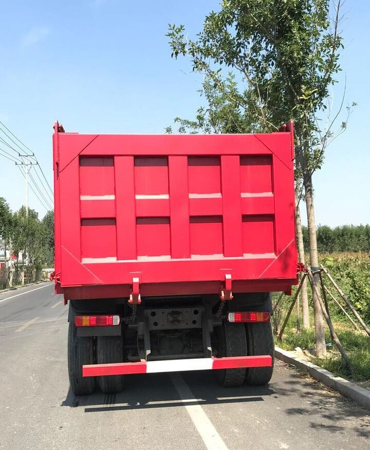 Howo Sinotruck - Camion benne: photos 4 Howo Sinotruck - Camion benne: photos 4