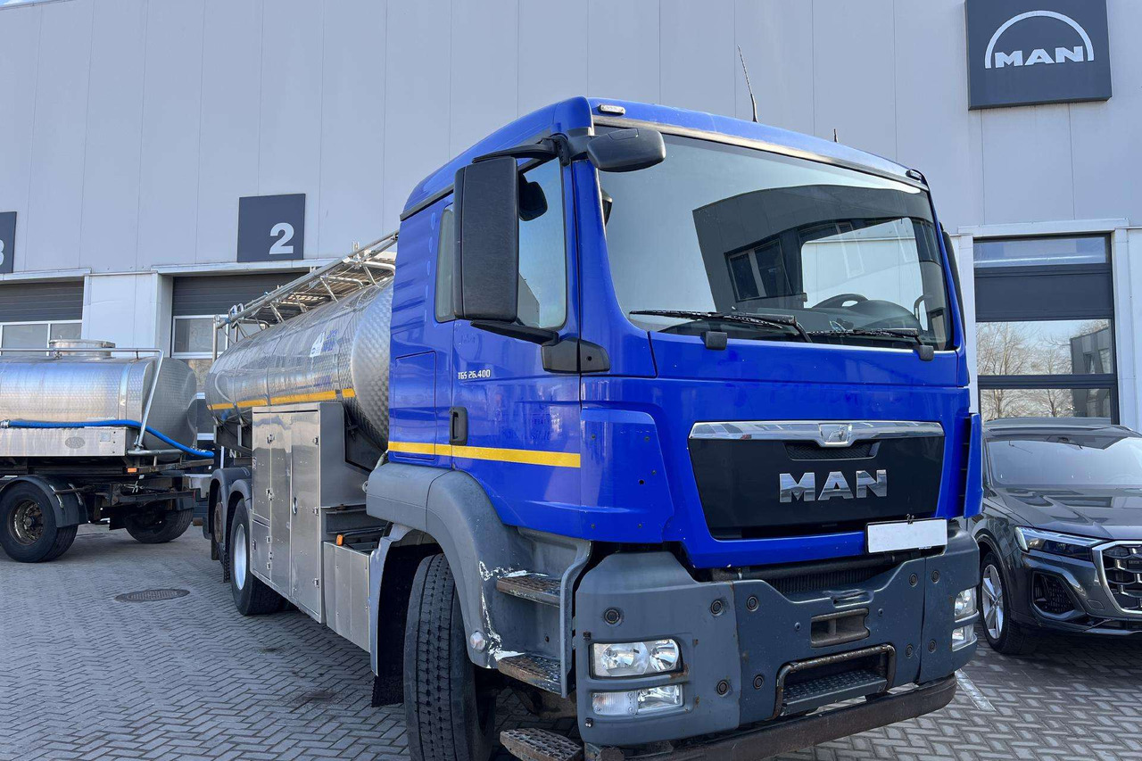 MAN TGS 26.400 6X2-2 Pienovežis (8488) - Camion citerne: photos 2 MAN TGS 26.400 6X2-2 Pienovežis (8488) - Camion citerne: photos 2