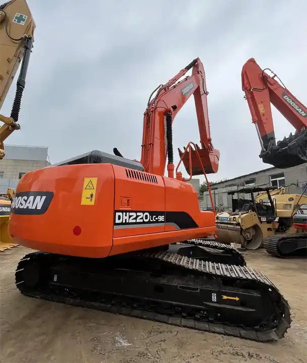 90% new used 22t Doosan DH220LC-9E DH220-9 DH220-9E DH220LC-9 crawler excavator - Pelle sur chenille: photos 1 90% new used 22t Doosan DH220LC-9E DH220-9 DH220-9E DH220LC-9 crawler excavator - Pelle sur chenille: photos 1