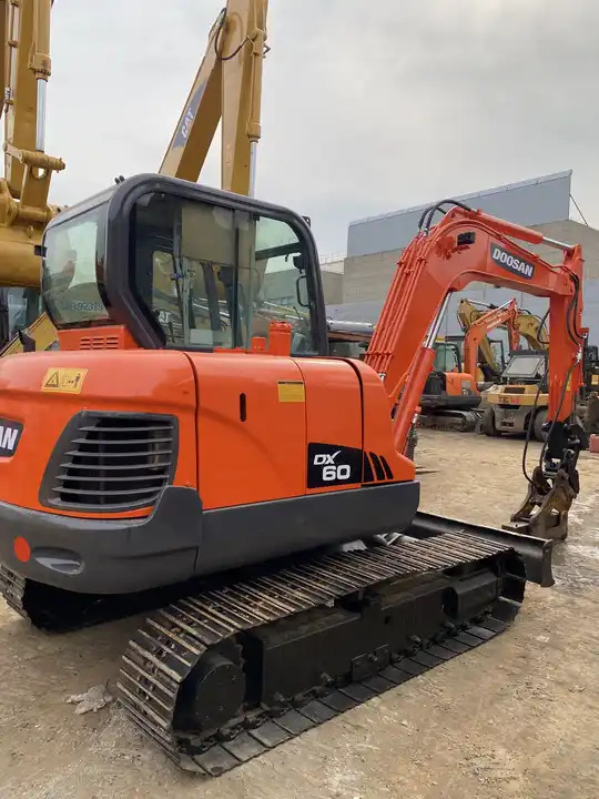 Best Price For 6t Mini Excavator,Small Excavating Machine Korea Doosan Used Excavators Doosan Dx60 For Sale In Shanghai - Pelle sur chenille: photos 3 Best Price For 6t Mini Excavator,Small Excavating Machine Korea Doosan Used Excavators Doosan Dx60 For Sale In Shanghai - Pelle sur chenille: photos 3