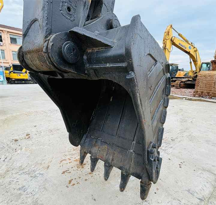 Caterpillar/cat Medium Used Excavator 20t Cat 320b,320c,320d Excavating Equipment With 0.8,1.0,1.2 Cbm Bucket Size In Shanghai - Pelle sur chenille: photos 3 Caterpillar/cat Medium Used Excavator 20t Cat 320b,320c,320d Excavating Equipment With 0.8,1.0,1.2 Cbm Bucket Size In Shanghai - Pelle sur chenille: photos 3