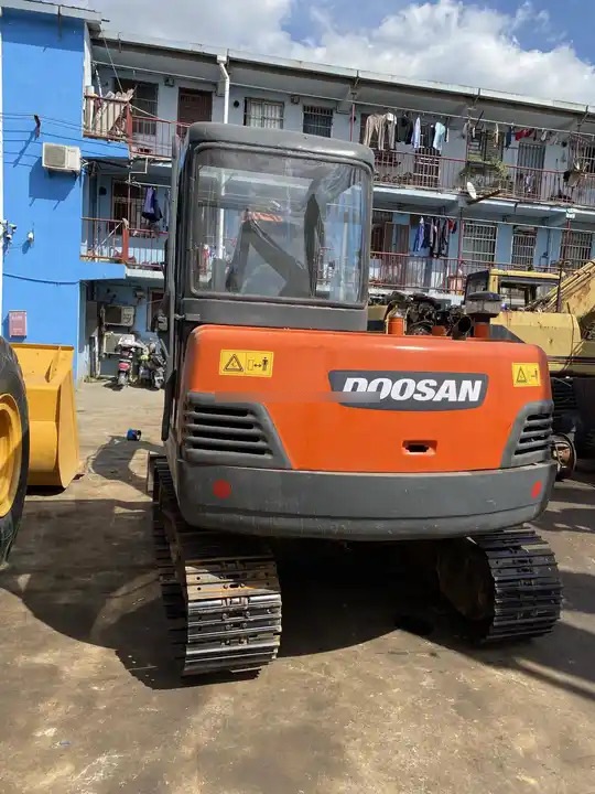 Doosan DH55-V Used Excavator Crawler Excavator Second Hand Japan Engine DH55-V Doosan Excavator in stock for sale - Mini pelle: photos 3 Doosan DH55-V Used Excavator Crawler Excavator Second Hand Japan Engine DH55-V Doosan Excavator in stock for sale - Mini pelle: photos 3