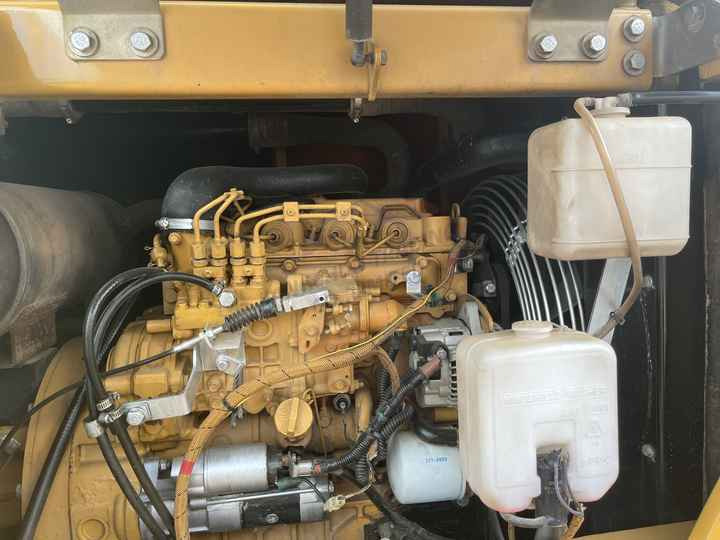 Good Price CAT 305.5E 307 308C 308D 308E 312D 315D 320C 320D Second Hand 7 Tons Used Mini Crawler Excavator For Sale - Mini pelle: photos 5 Good Price CAT 305.5E 307 308C 308D 308E 312D 315D 320C 320D Second Hand 7 Tons Used Mini Crawler Excavator For Sale - Mini pelle: photos 5