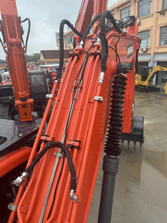 Good Quality Original 23ton Doosan DX225LCA Used Large Excavators for Sale at Low Price Secondhand Doosan225LCA Heavy Digger - Pelle sur chenille: photos 5 Good Quality Original 23ton Doosan DX225LCA Used Large Excavators for Sale at Low Price Secondhand Doosan225LCA Heavy Digger - Pelle sur chenille: photos 5